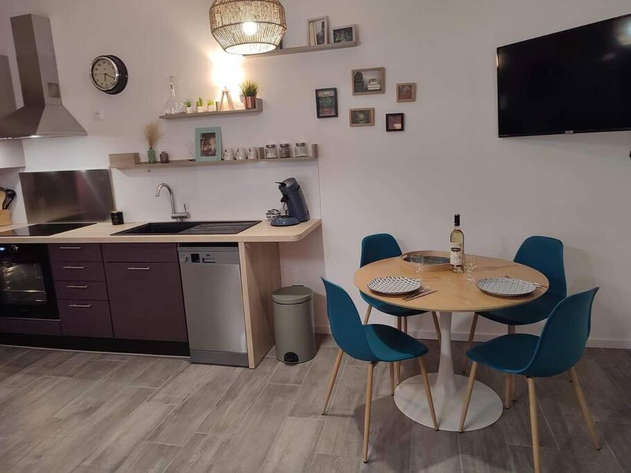 Appartement Cosy Au Pied Des Halles,Le Rossini Narbonne Exterior foto